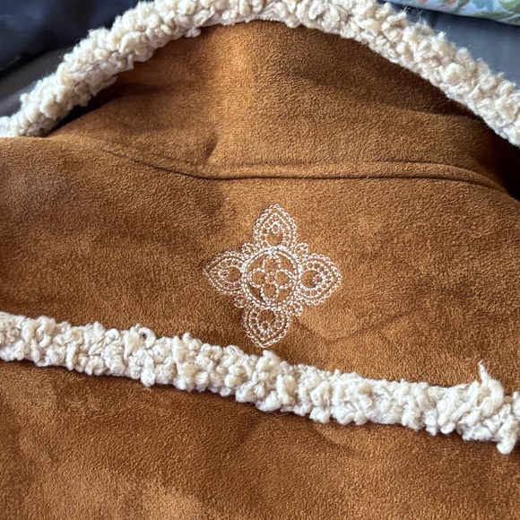 Carhartt Brown Teddy Jacket with Cream Accents - Picture 6 of 10